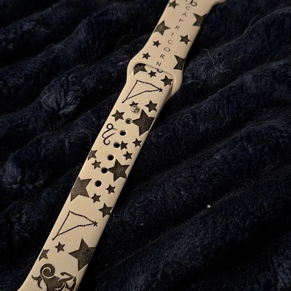 SALE! BUNDLE 5 Watch Bands For $10 And Ill Also Throw In A FREEBIE Or Two!