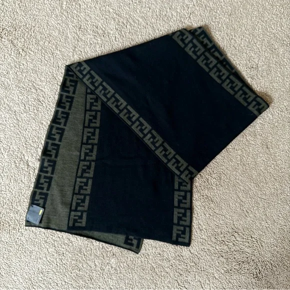 Authentic Fendi unisex pure wool black green double sided Scarf