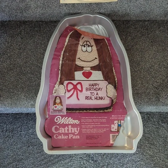 Wilton Cathy cake pan