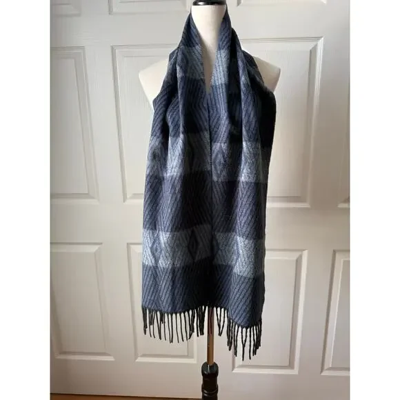 Perry Ellis Cashmere Feel Gray Diamond Pattern Scarf Fringe 66 x 12 Cozy Preppy