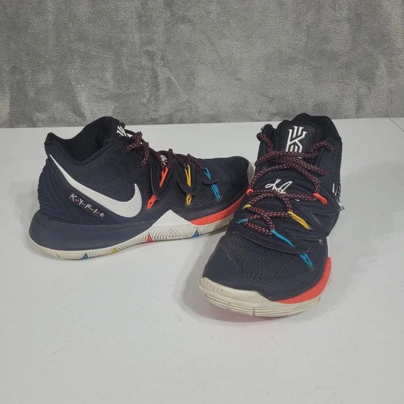 Nike Basketball Shoes Mens 8 Black Kyrie 5 Friends AO2918-006 TV Show Collab