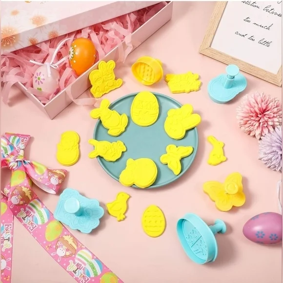 NEW 8 Piece Easter‎ 3D Cookie Cutters. Color Blue