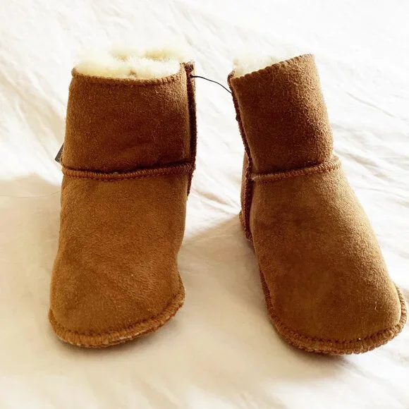NWT Sheepskin Booties by Lakeland for Infant (like Uggs)