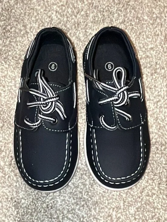 Boys Navy Boat Shoes Lace Up Loafers Size 9 NIB