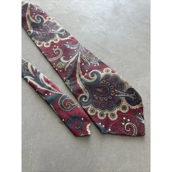 Silk Lord And Taylor Paisley Necktie The Kensington Collection Classic‎