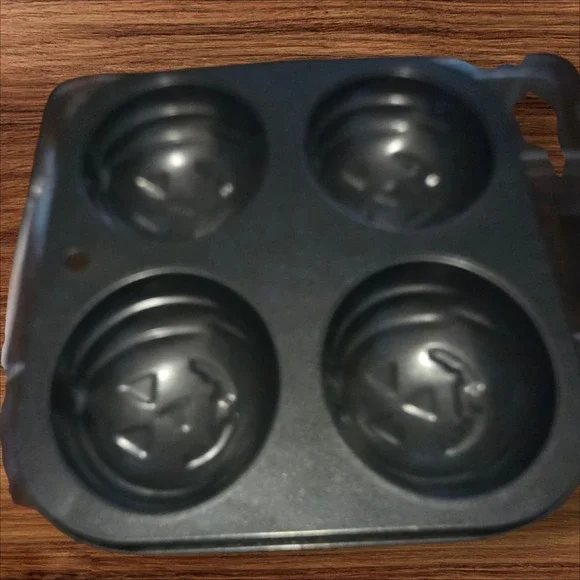 Unbranded Pumpkin Muffin Pan Unisex OS Black Halloween Jack-O-Lantern Bakeware