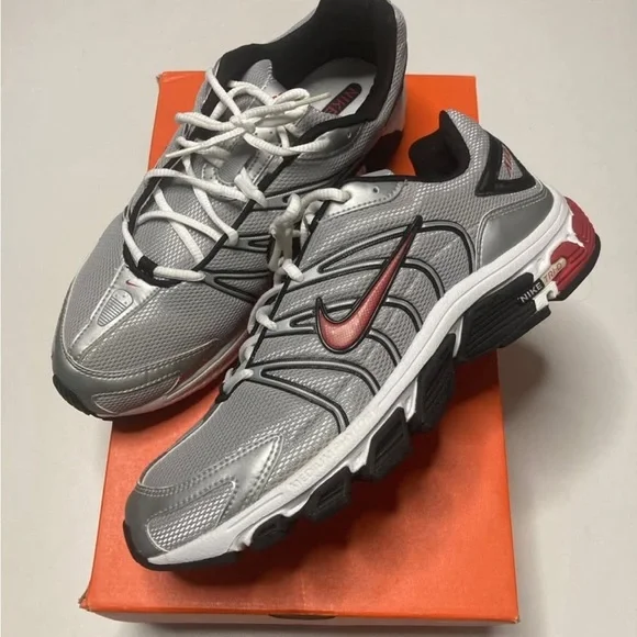 Nike Air Tri-D Run Men’s shoes size 12 silver and red with box like new