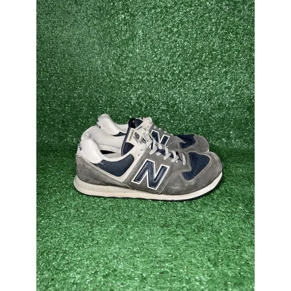 New Balance 574 Mens Size 7.5 2E Wide Blue Running Shoes Athletic Sneakers