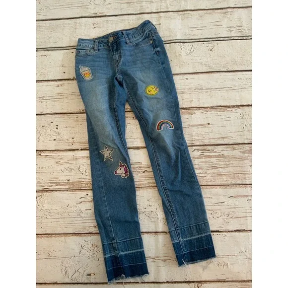 Justice Girls Size 8 Slim Simply Low Jegging Patch Denim Jeans Raw Hem Emoji