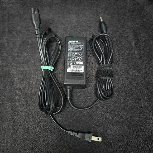Genuine Toshiba Satellite Series AC Adapter Charger PA3714U-1ACA Computer Cords