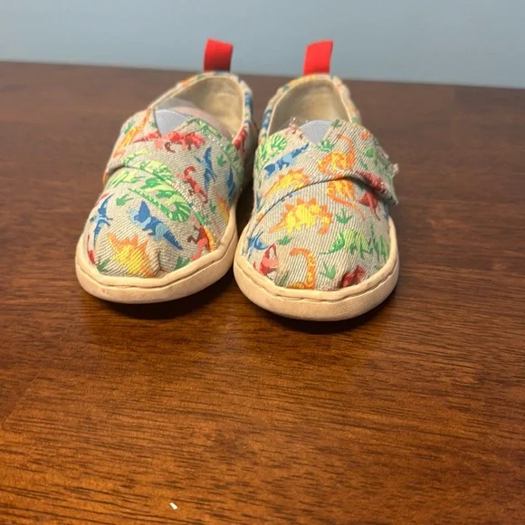Toms kids shoes size us 9