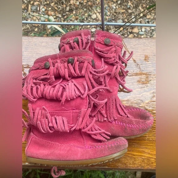 Minnetonka Boots Moccasins Pink Girls 8