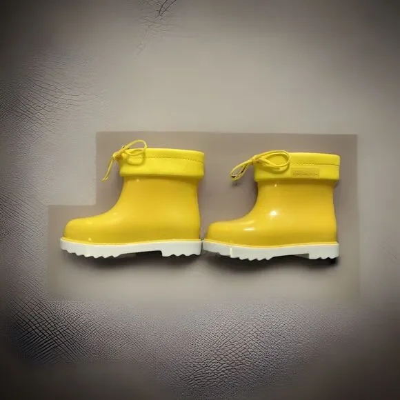 Mini Melissa Yellow Rain Boot Size 8 NEW