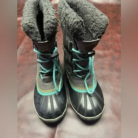 Sorel waterproof gray and turquoise winter boots, size 3‎