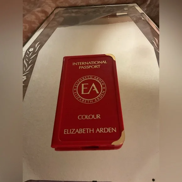 Vintage Elizabeth Arden Red Compact Case