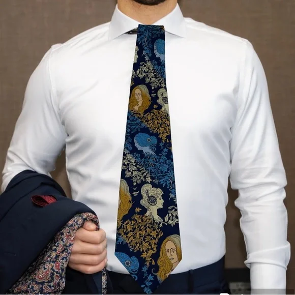 🛍️SALE🛍️ Macrae Vintage Floral Print Tie
