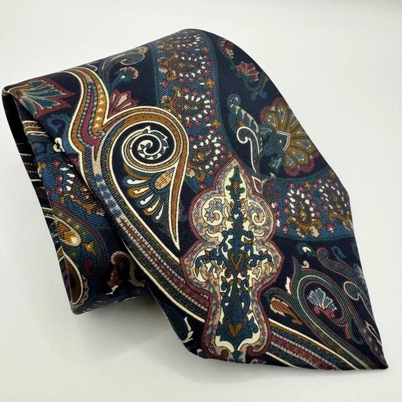 VINTAGE Oscar de la Renta Mens Silk Tie Navy Blue Paisley Medallion Necktie