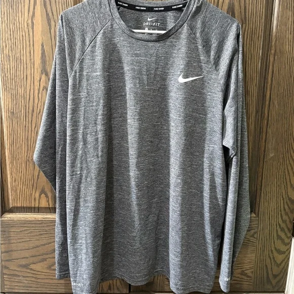 Nike Men's Heather Gray Long Sleeve Swim Tee