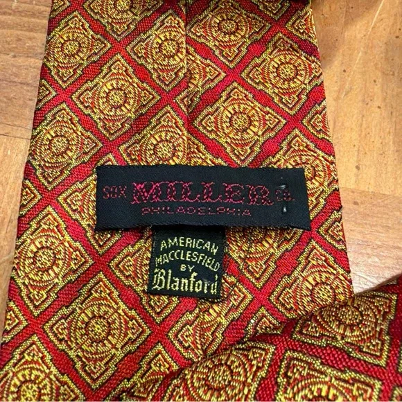 Vintage American Macclesfield Blanford Red Gold Geometric Tie