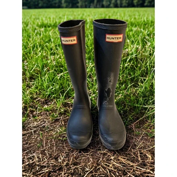 Hunter Kids Tall Rain Boots Black‎ Waterproof Rubber Buckle Boot-Flawed