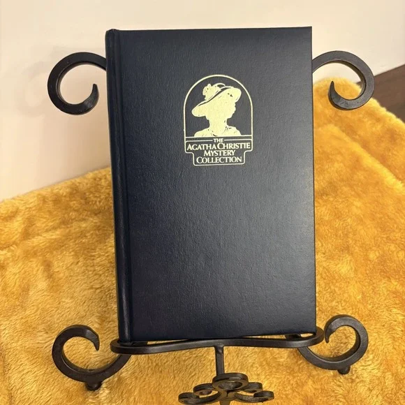 Agatha Christie Secret of Chimneys 1987 HC Faux Leather Mystery Bantam