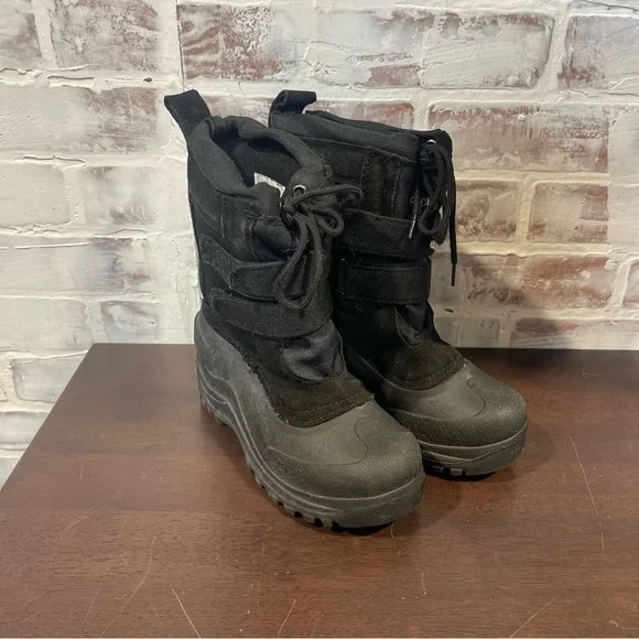 Cold tech snow boots youth size 4