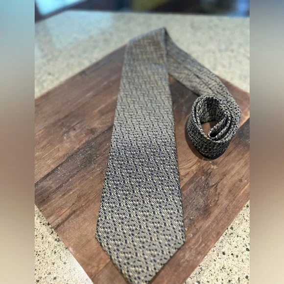 ☀️Wembley Black/ Gray Geometric Tie- CRUSH IT, KNOT IT! Even wash it! WEMLON!!!