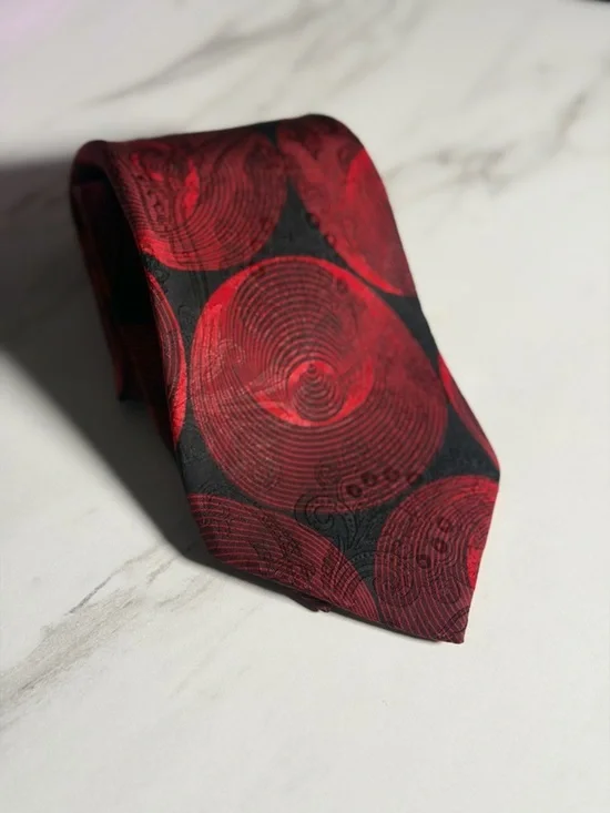 Silk Red and Black Circular Pattern Tie