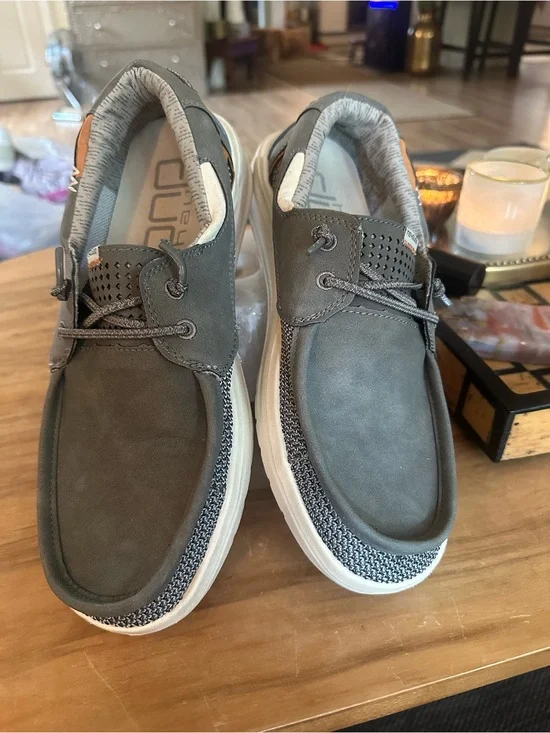 Hey Dude welsh grip steel grey shoes. Size 9. Like new