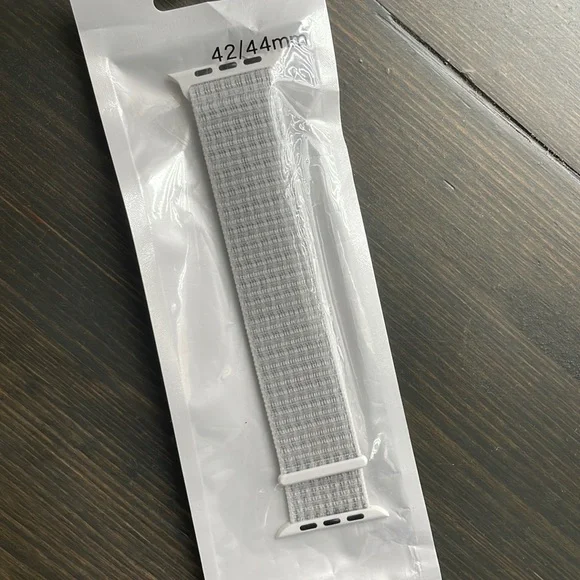 White Apple Watch Band - Stretchy, Sport - 42/44mm