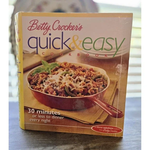 Betty Crocker's Quick‎ & Easy Cookbook, hardback binder, 2002 General Mills