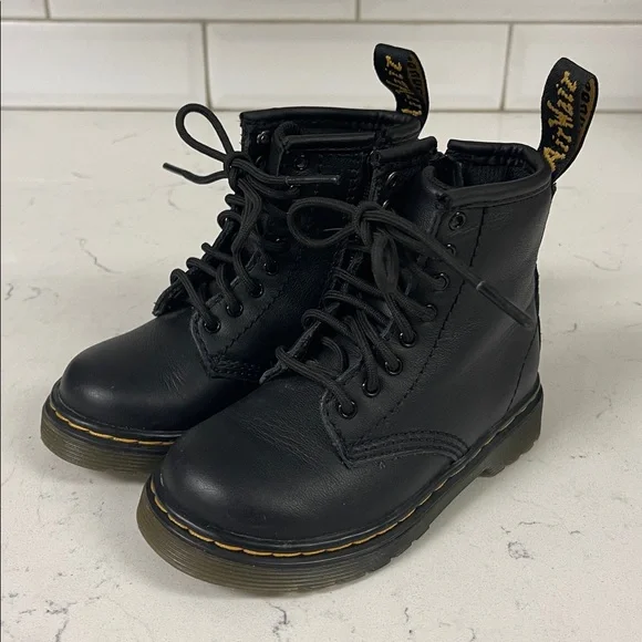 DR MARTEN TODDLER 1460 T SOFTY T LEATHER LACE UP BOOTS Size 7