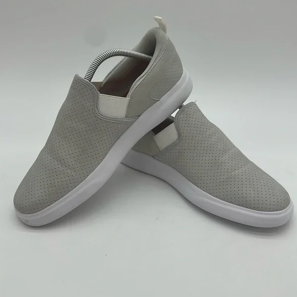 Speedo Mens Size 11 Casual Slip-On Sneakers in Light Gray