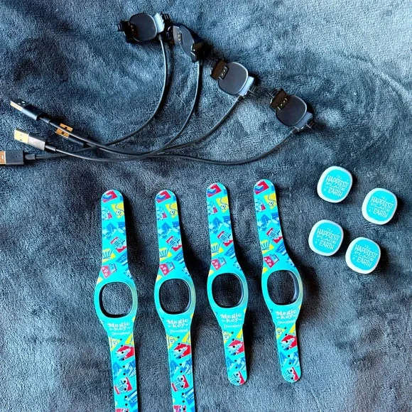 ✨Family Pack! Disney Blue MagicBand Set