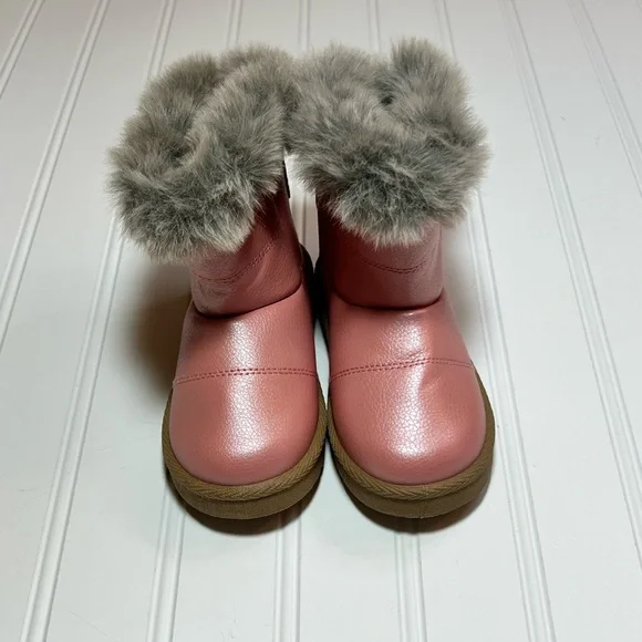 Pink Kids Size 8 Winter Boots with Faux Fur Trim NWOT