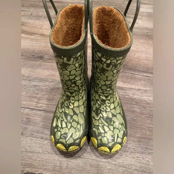 Dinosaur faux fur-lined rain boots, size 13/1