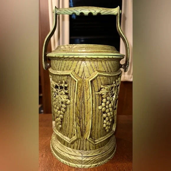 Vintage Mid Century Plastic Faux Wood Grain Cocktail Ice Bucket‎ Green Grapes