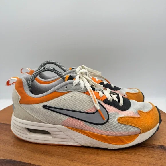 Nike Air Max Solo NCAA Pack Men's Size 10 Tennesse Volunteers Athletic Sneakers