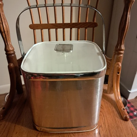 ELEGANT Vtg. 1950's Metallic Silver Rectangular ICE Bucket W/ LID