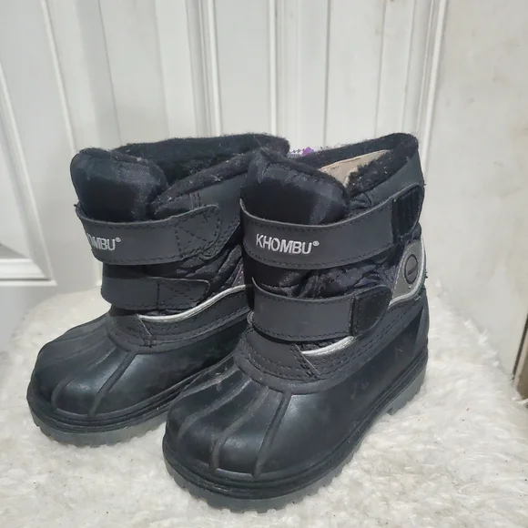 NEW Baby Khombu Snow Boots Size 7M Black and Silver Kids' Snow Boots