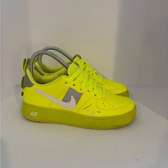 Nike Low-Top Sneakers in Neon Yellow with White Swoosh size 4
