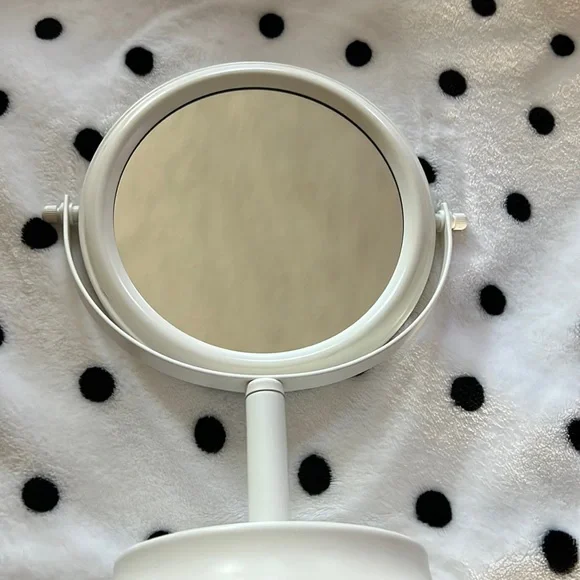 Dual sided mirror