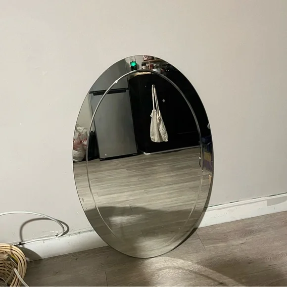 Oval mirror