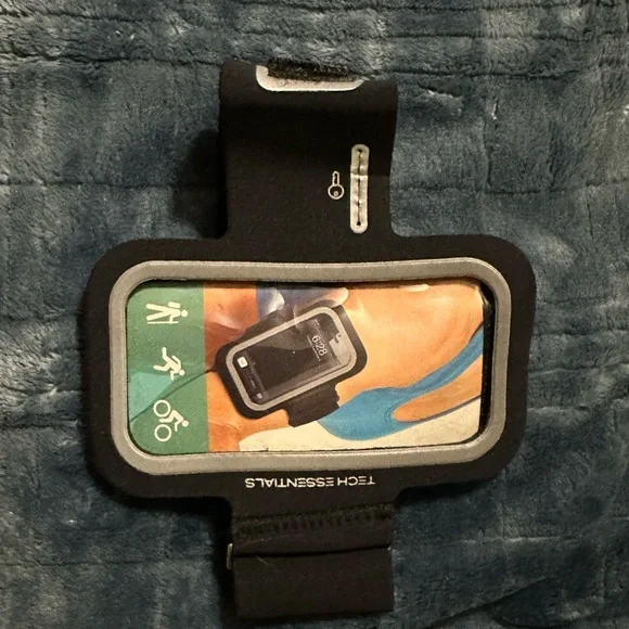 Essentials Black Armband with Clear Screen