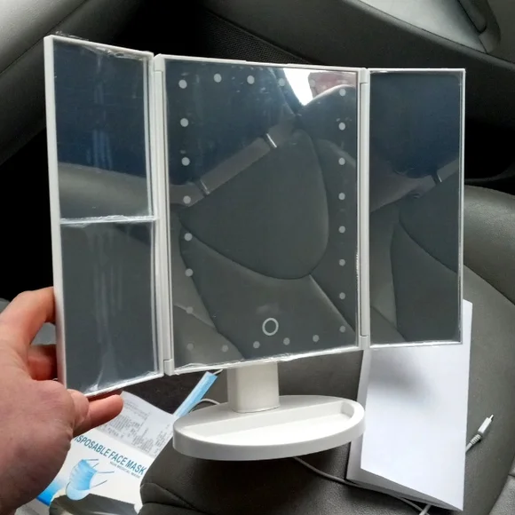 Illuminated Vanity makeup mirror with 10x 3x 2x 1x dual power supply