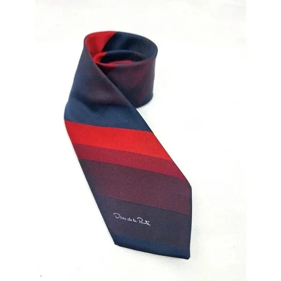 Oscar de la Renta Mens Tie Navy Blue Red Burgundy Diagonal Stripe Ombre Designer