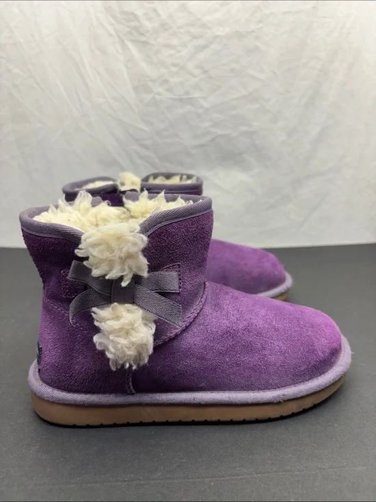 Koolaburra by Ugg bow boots, SZ 2 little girl, box 43