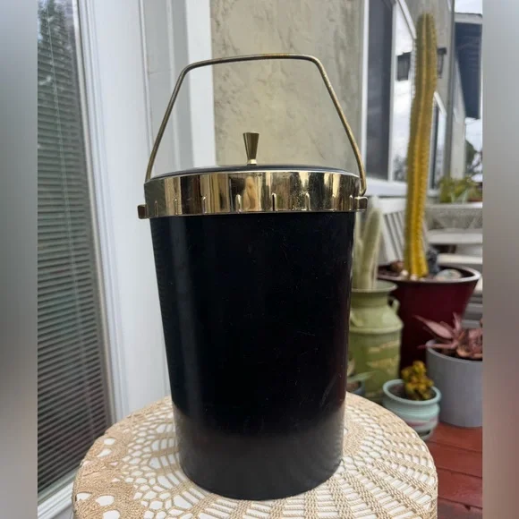 PLAS-TEX VINTAGE MID CENTURY MODERN ATOMIC BLACK ICE BUCKET BARWARE