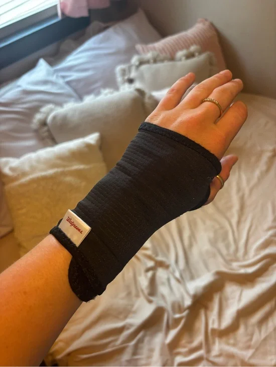 Black Wrist Support Glove - Compression Relief