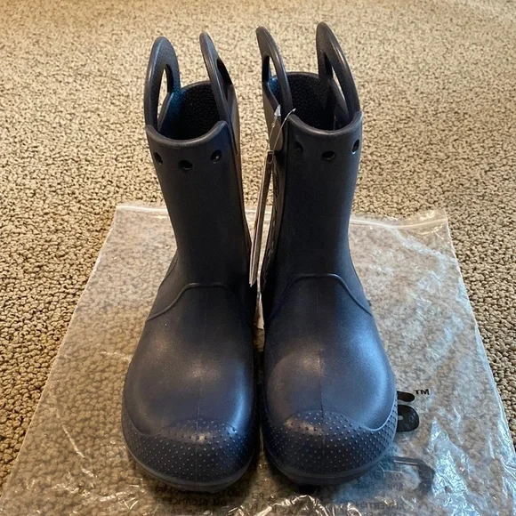 NWT Crocs Handle It Rain Boots Navy Blue Roomy Fit Kids Size 2